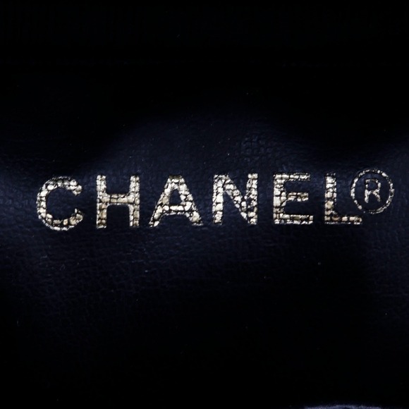 CHANEL Black Caviar Leather Pouch - Picture 9 of 10